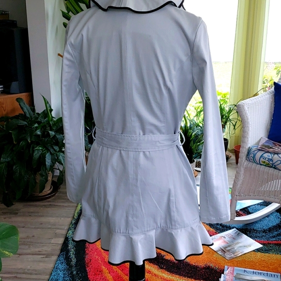 💥White Ruffled Long Sleeve Jacket - Sz S - Picture 4 of 7